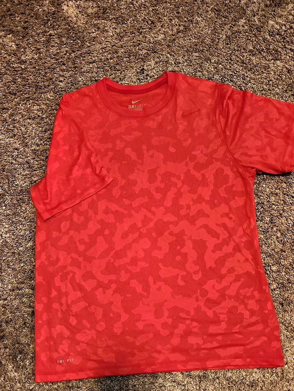 Nike Dri-FIT Camo Athletic Tee Red Large